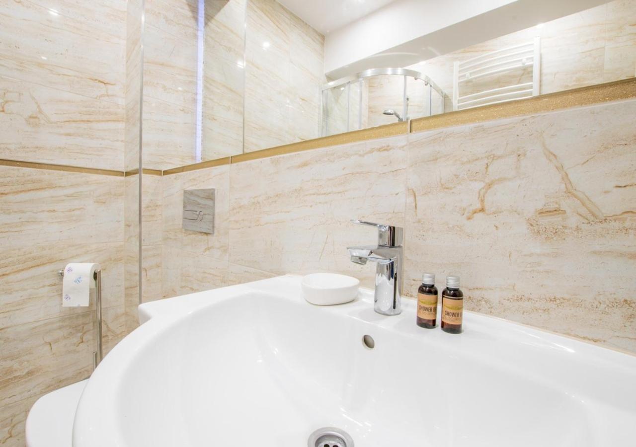Central Apartments Goleniów Екстериор снимка